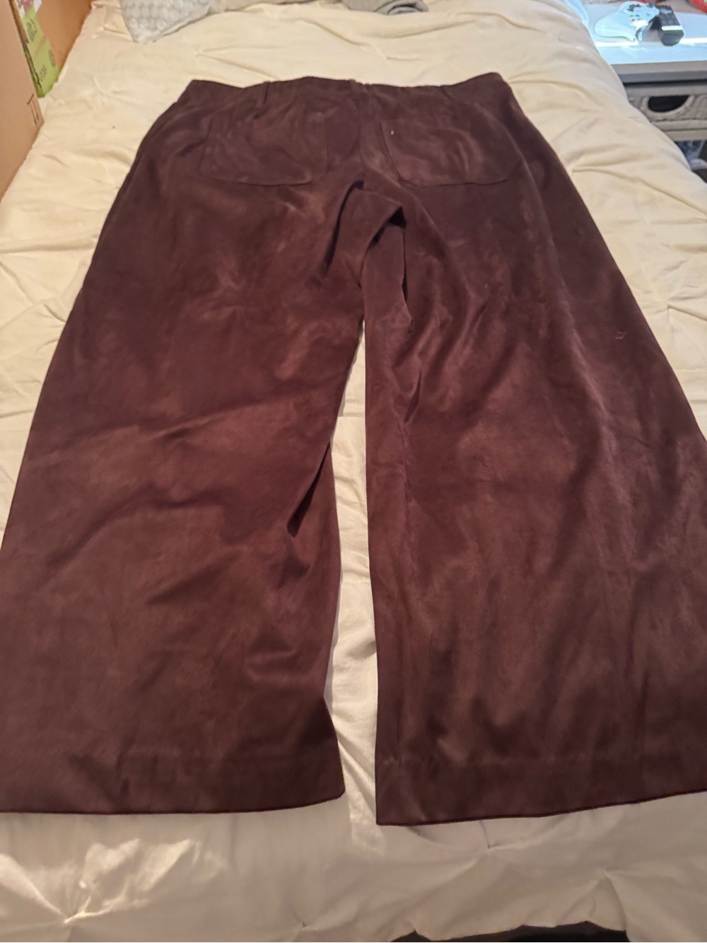 Wide Leg Women's Pants in Deep Brown - Classic Wide-Leg Style
